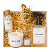 Kit Aromático com Vela, Home Spray, Sais, Fósforos e Arranjo Floral