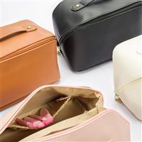 Nécessaire Personalizada em PU Impermeável com Abertura 180° Ampla – Brinde Corporativo Premium Executivo