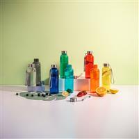 ENDERS. Squeeze em PET 100% reciclado e tampa em aço inox, com pega em corda 580 mL - 94326